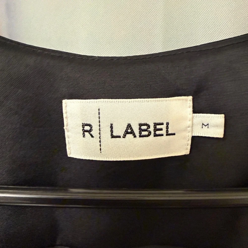R Label label black